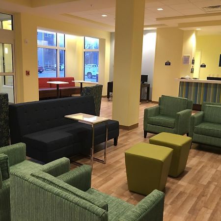 Days Inn & Suites By Wyndham Kearney Ne מראה חיצוני תמונה
