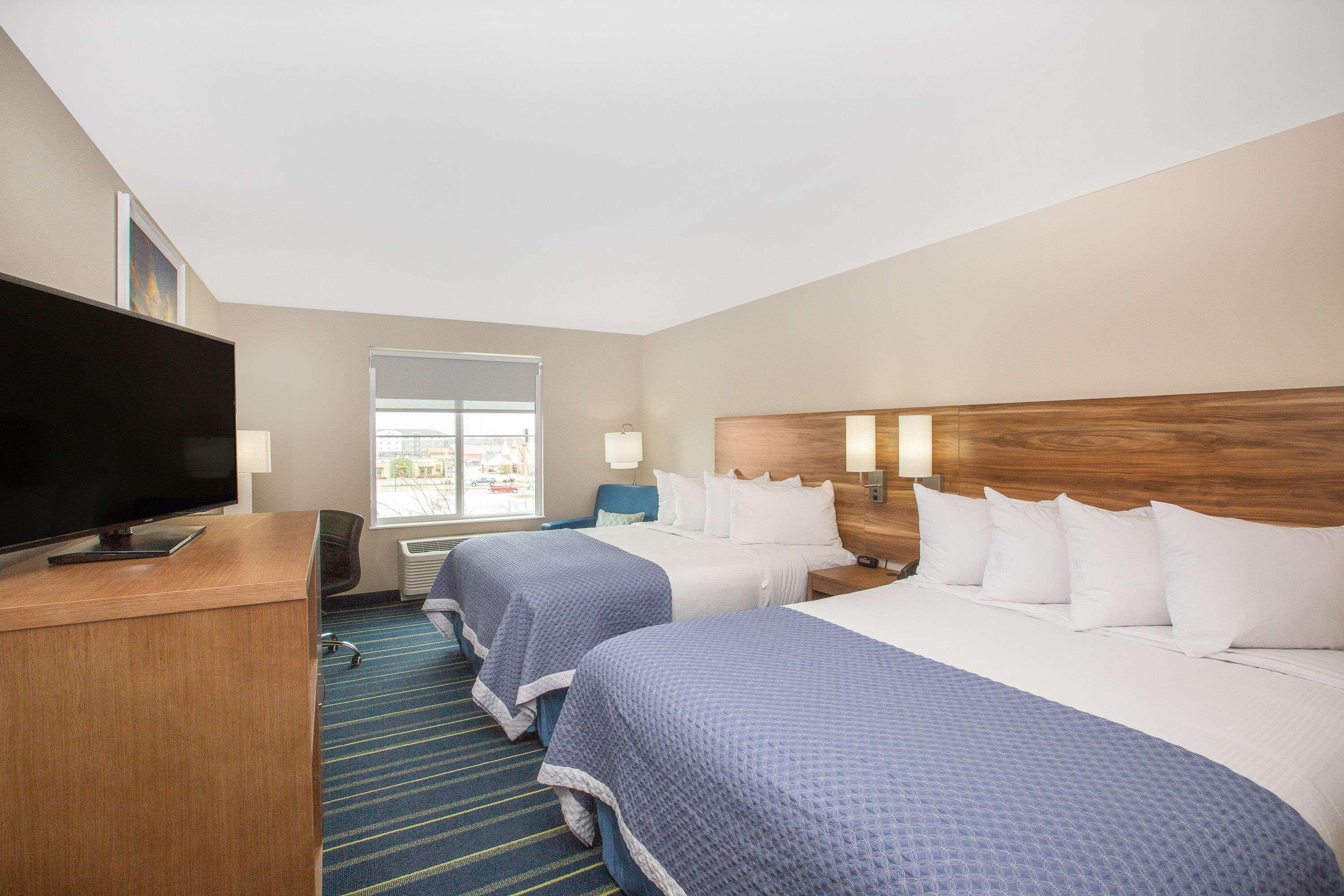 Days Inn & Suites By Wyndham Kearney Ne מראה חיצוני תמונה