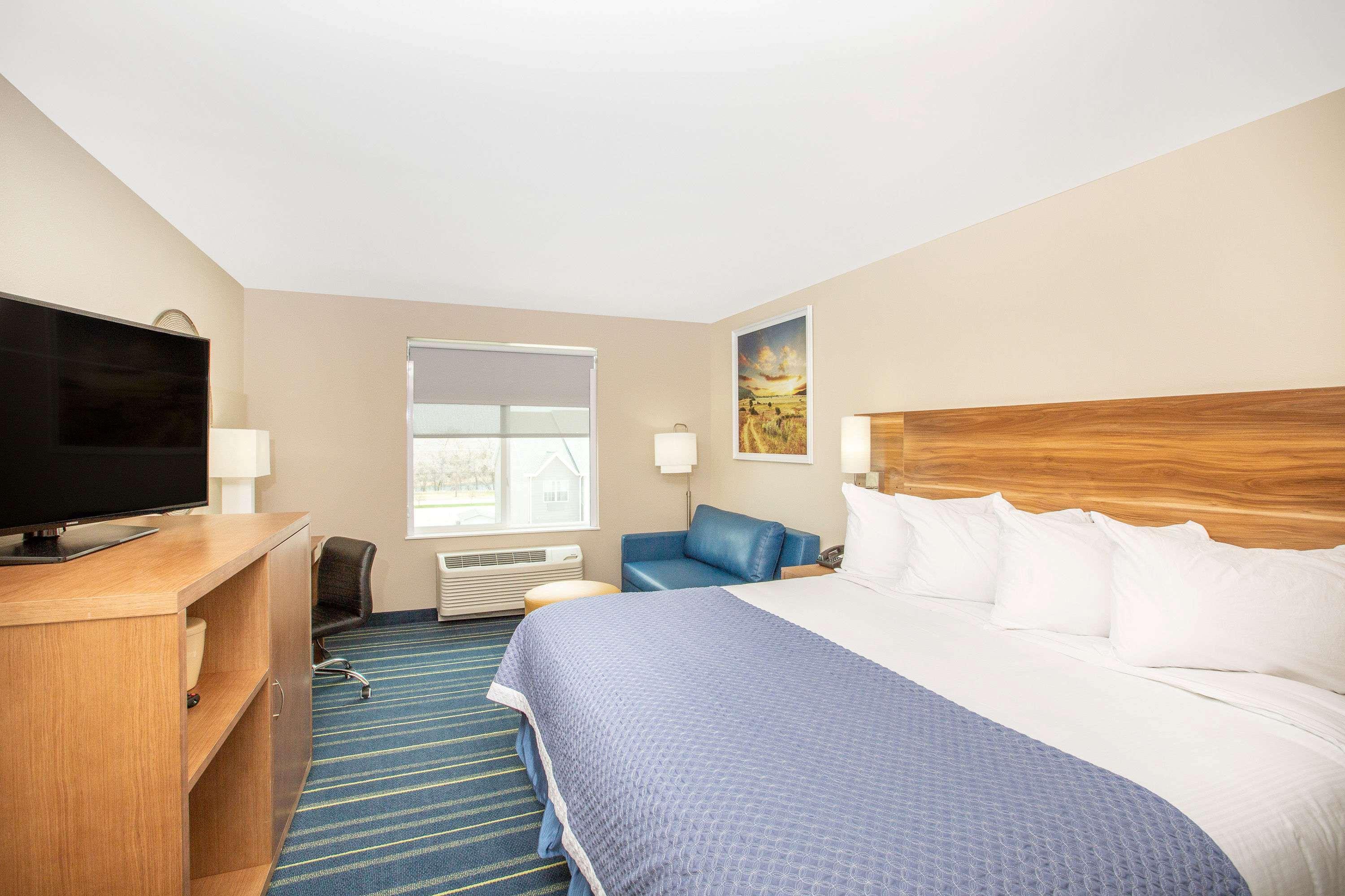 Days Inn & Suites By Wyndham Kearney Ne מראה חיצוני תמונה