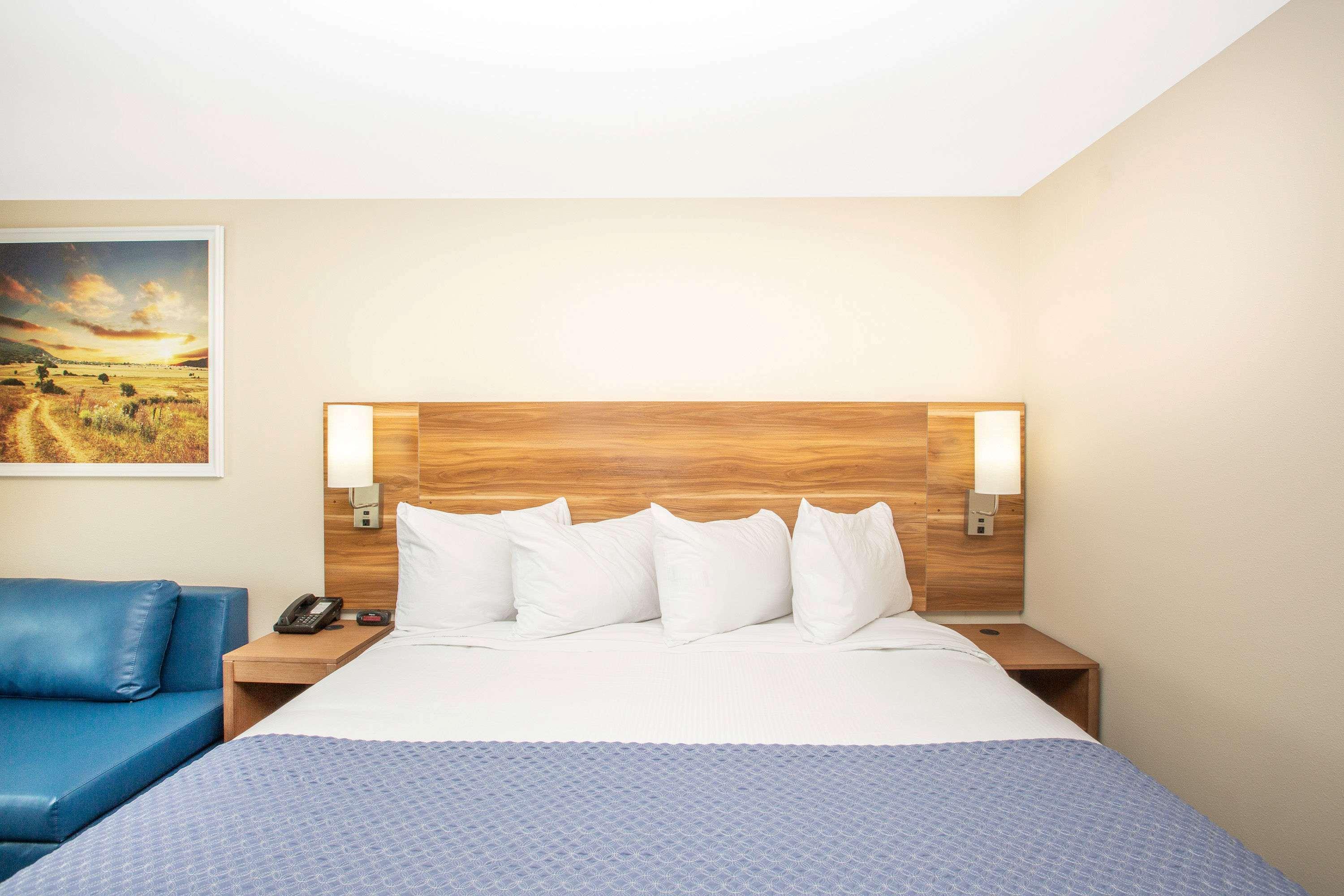 Days Inn & Suites By Wyndham Kearney Ne מראה חיצוני תמונה