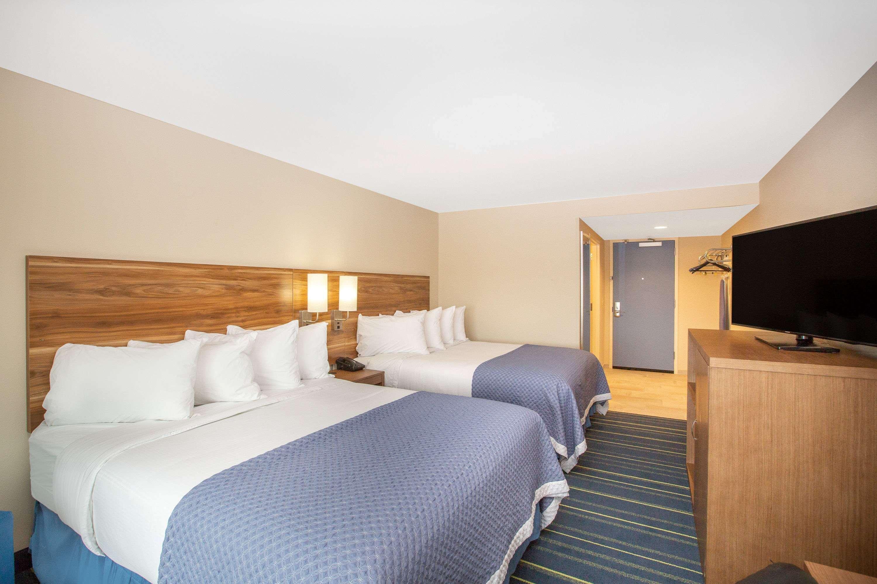 Days Inn & Suites By Wyndham Kearney Ne מראה חיצוני תמונה