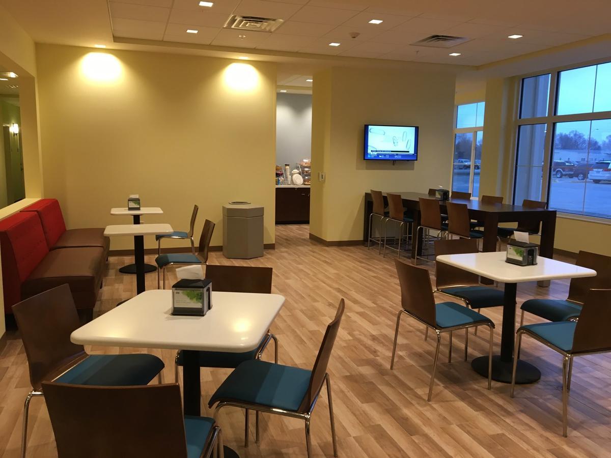 Days Inn & Suites By Wyndham Kearney Ne מראה חיצוני תמונה
