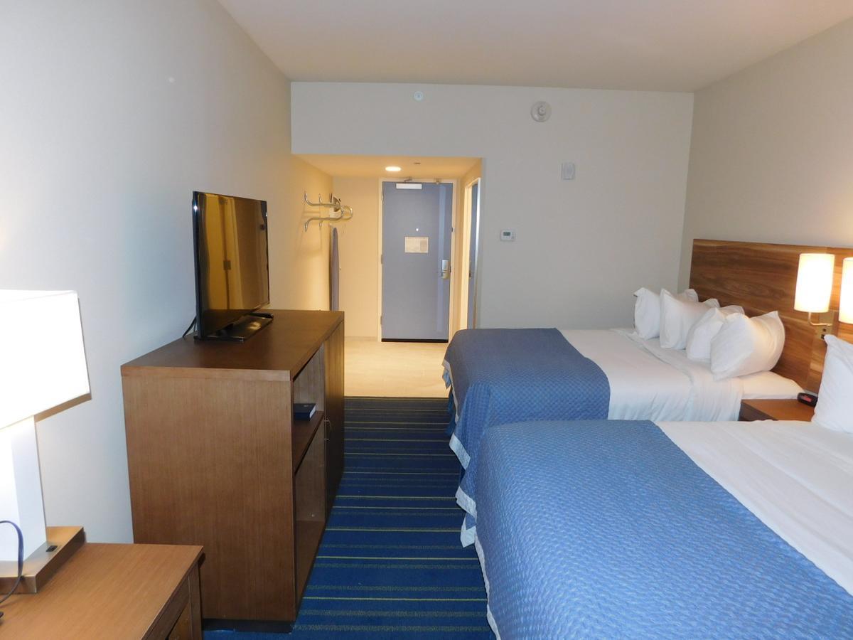 Days Inn & Suites By Wyndham Kearney Ne מראה חיצוני תמונה
