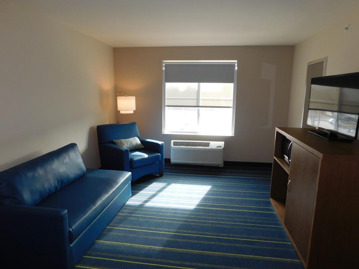 Days Inn & Suites By Wyndham Kearney Ne מראה חיצוני תמונה
