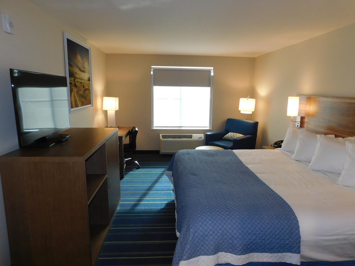 Days Inn & Suites By Wyndham Kearney Ne מראה חיצוני תמונה