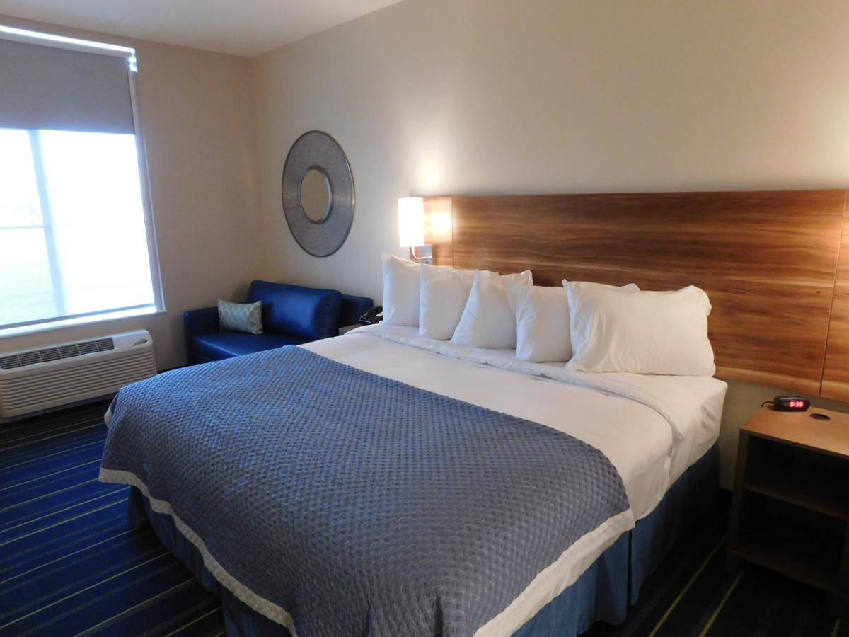 Days Inn & Suites By Wyndham Kearney Ne מראה חיצוני תמונה