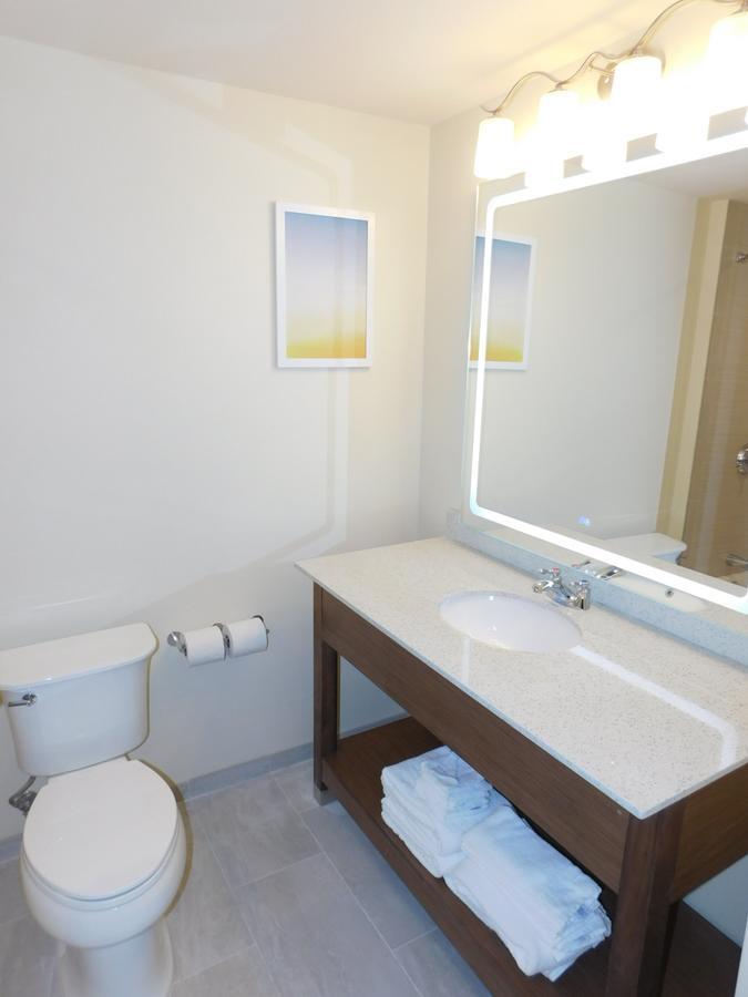Days Inn & Suites By Wyndham Kearney Ne מראה חיצוני תמונה